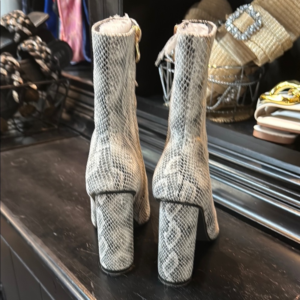 Fashion Nova Gray Snakeskin Heeled Boots New with Tags - Picture 2 of 3